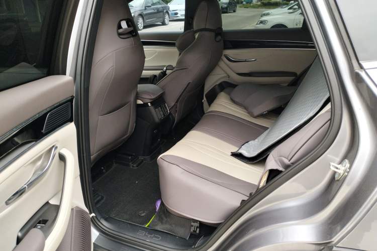 Used BYD Song PLUS New Energy 2025 DM-i 112KM Prestige Model Left Rear Seat