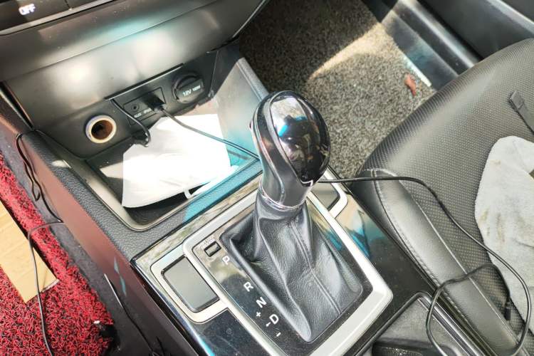 Used Hyundai Mistra 2014 1.8L Automatic Deluxe DLX Model Gear Lever