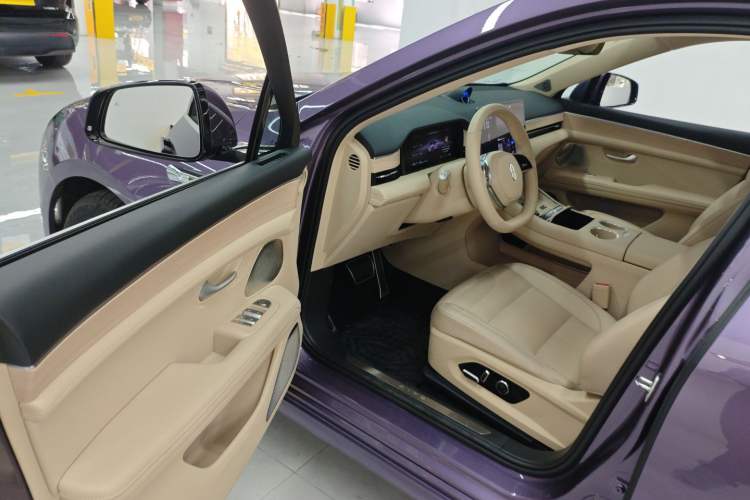 Used Hima AITO M5 2025 Extended-Range Ultra All-Wheel-Drive Version Driver Seat