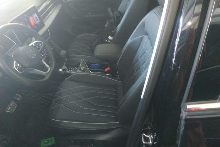 Used Volkswagen Tiguan L 2023 Restyled 330TSI Automatic Two-Wheel Drive R-Line Enhanced Comfort Version Left Front Seat