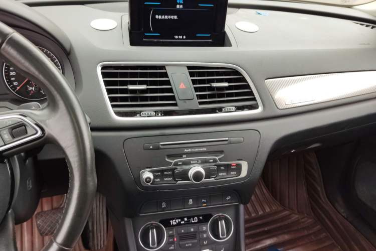 Used Audi Q3 2018 30th Anniversary Edition 35 TFSI quattro all-wheel-drive sport model Audio And AC Panel