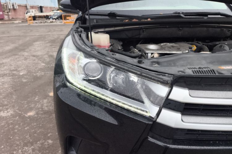 Used Toyota Highlander 2018 2.0T Two-Wheel Drive Elite Version 5 Seats China VI Standard