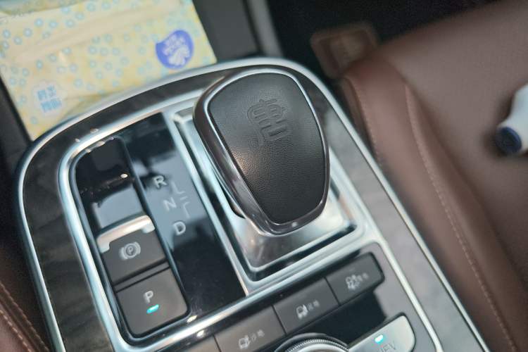Used BYD Tang New Energy 2015 2.0T Four-Wheel-Drive Flagship Model Gear Lever