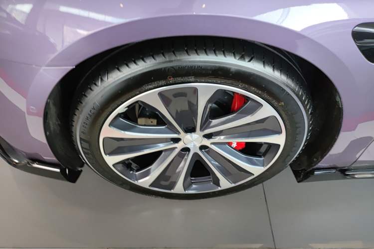 Used Hima Luxeed S7 2025 785 km Ultra Left Front Wheel Hub