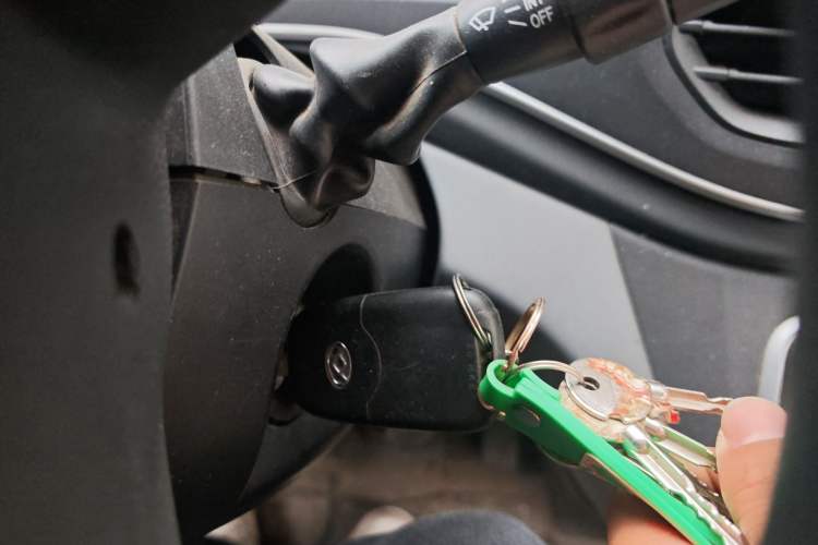 Used SAIC MAXUS Xintu V80 2023 2.0T Manual Classic Aoyuntong Long Wheelbase Mid-Height 6/7/8/9-Seater Vehicle Key