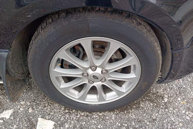 Used Land Rover Range 2010 3.6 TDV8 HSE Right Front Wheel Hub