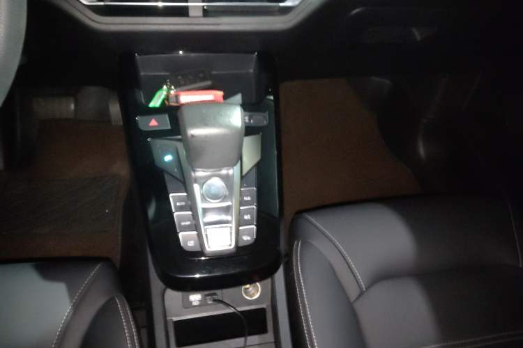 Used BYD Yuan New Energy 2019 EV535 Smart Connect Trendsetting Model
