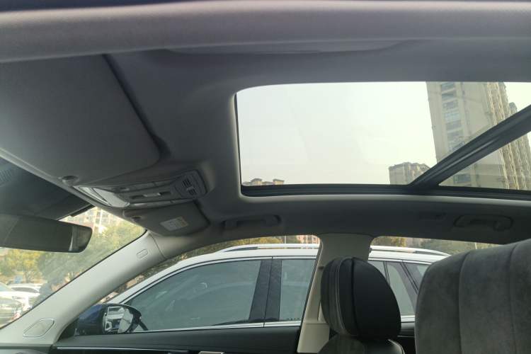 Used Hongqi HS5 2022 Revised Version 2.0T Smart Connect Flagship Edition
