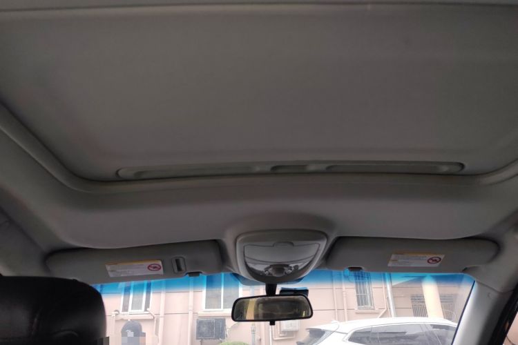 Used Roewe W5 2014 1.8T 2WD Automatic Tharu Special Edition