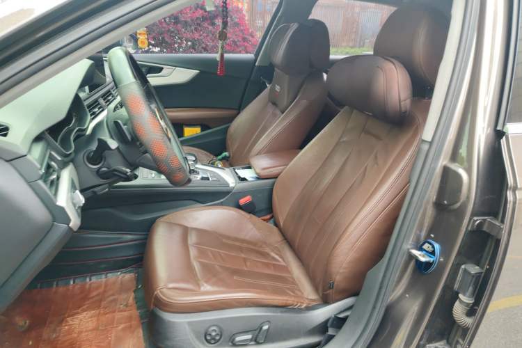 Used Audi A4L 2018 30th Anniversary Edition 40 TFSI Fashion Model
