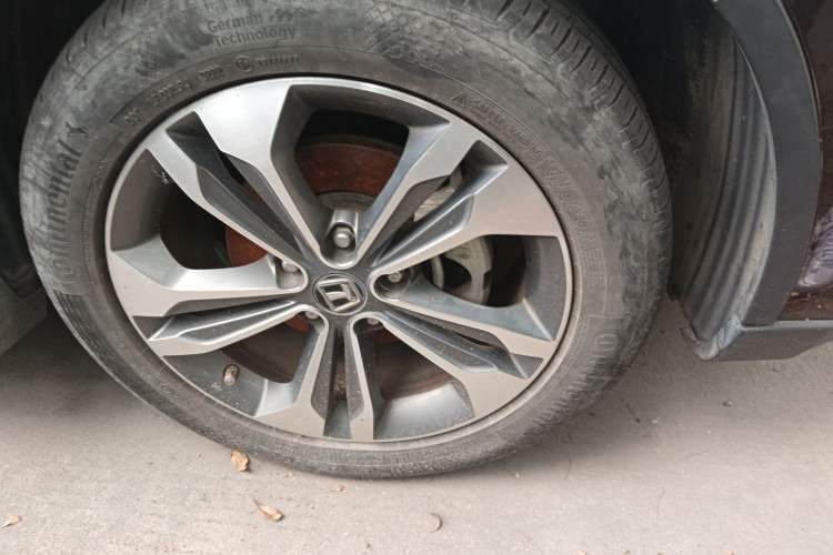 Used Luxgen U6 SUV 2017 1.8T Enhanced Charm Edition Right Front Wheel Hub