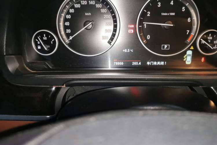 Used BMW 5 Series 2014 525Li Leading Model