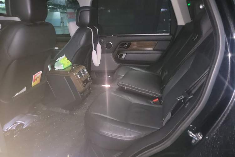 Used Land Rover Range 2018 3.0 SC V6 Vogue Extended-Length Model Left Rear Seat