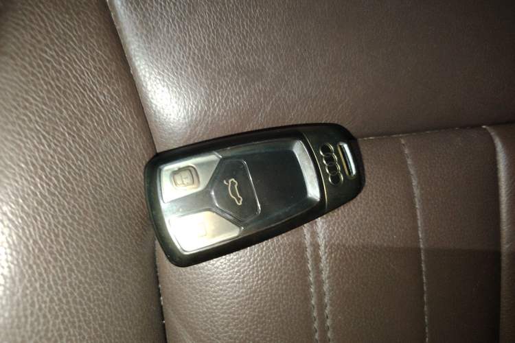 Used Audi Q5L 2018 45 TFSI Prestige Fashion Edition China VI Emission Standard Vehicle Key