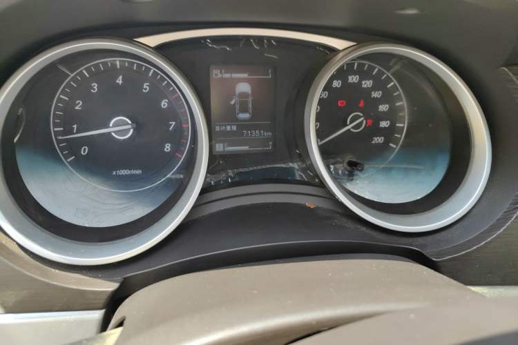 Used Baojun 730 2016 Revised 1.5L Manual Standard Version 7 Seats China V Emission Standard
