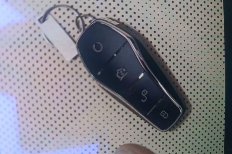 Used BYD Qin L 2024 DM-i 80KM Leading Model Vehicle Key