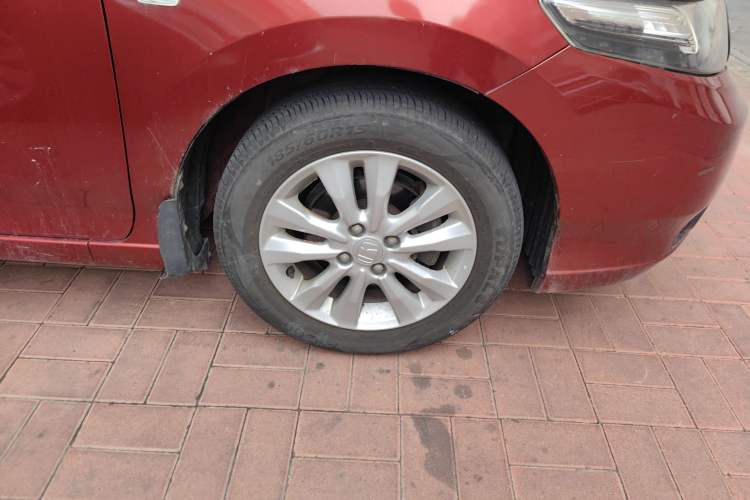 Used Honda City Classic 2012 1.5L manual Elite Edition Right Front Wheel Hub