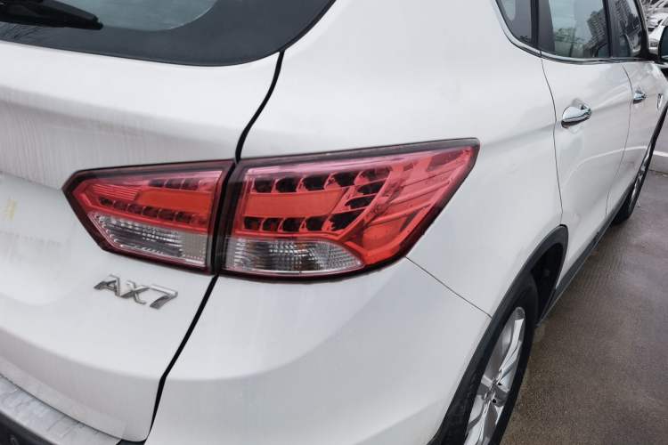 Used Dongfeng Aeolus AX7 2015 2.0L Automatic Zhiyi Trim
