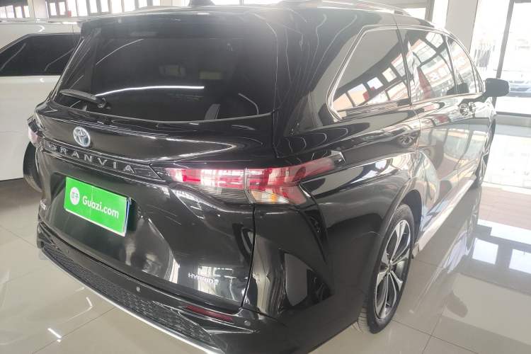 Used Toyota Granvia 2023 2.5L Hybrid Prestige PLUS Edition Rear Right 45 Deg