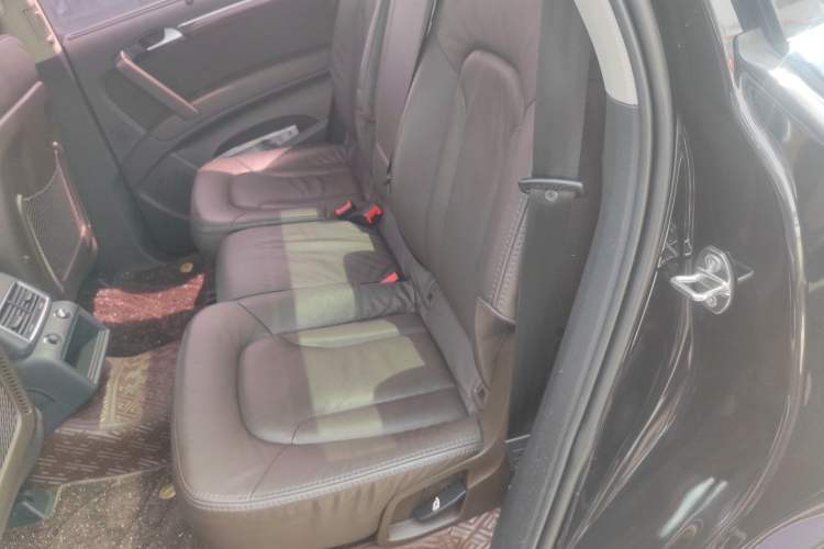 Used Audi Q7 2015 35 TFSI Ambition Edition Left Rear Seat