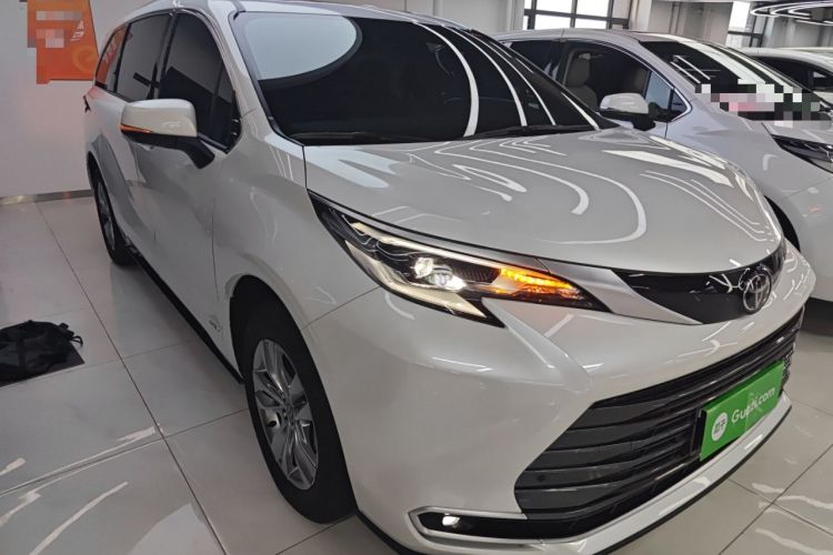 Used Toyota SIENNA 2024 2.5L Hybrid Luxury Edition