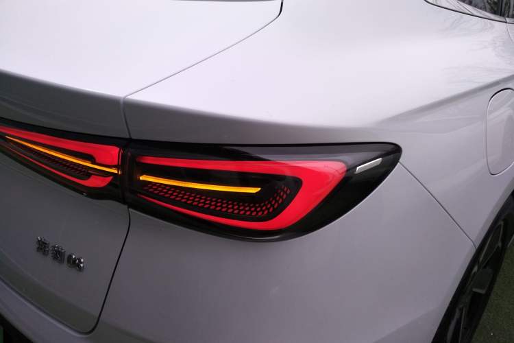 Used BYD Seal 06 New Energy 2024 DM-i 120KM Flagship Model Exterior 3