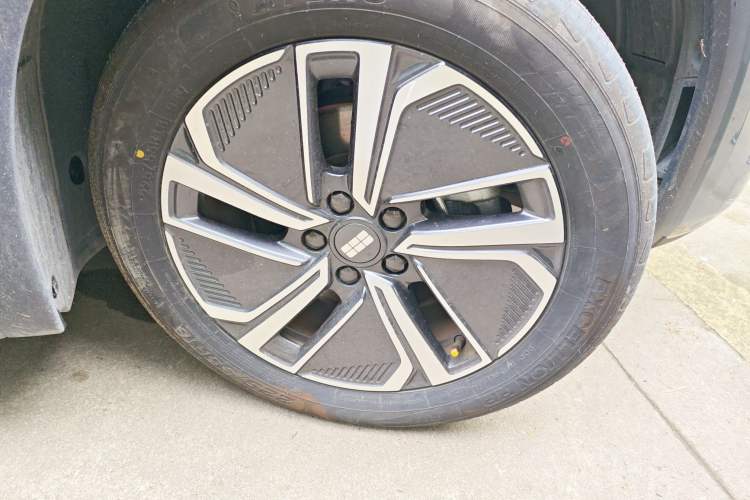 Used Geely Galaxy Galaxy Xingjian 7 EM-i 2025 120km Exploration+ Version