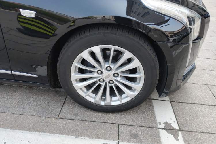 Used Cadillac CT6 2016 28T Luxury Model Right Front Wheel Hub