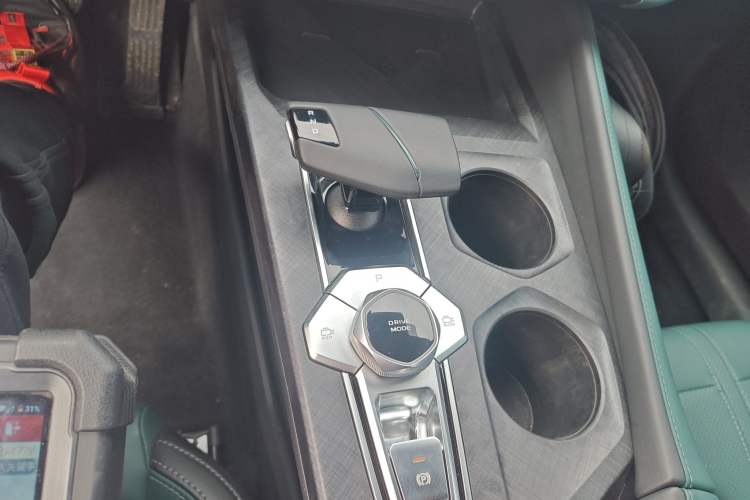 Used CHANGAN NEVO A06 2023 Supreme Model Gear Lever