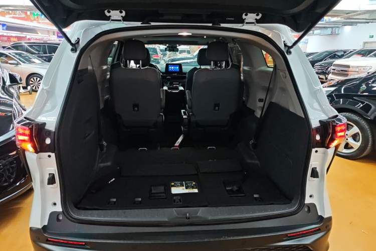 Used Toyota Granvia 2023 2.5L Hybrid Comfort Edition
