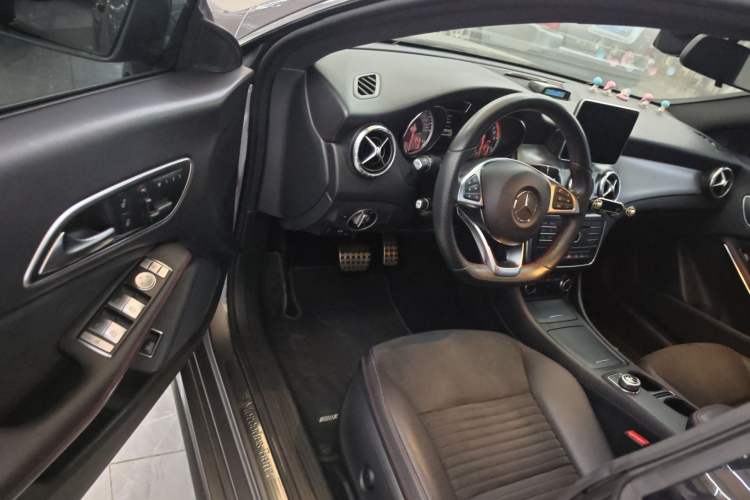 Used Mercedes-Benz CLA 2015 CLA 220 4MATIC
