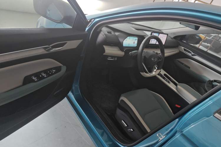 Used Geely Auto Emgrand L HiP 2022 1.5TD-DHT Pro 100KM Super Swift
