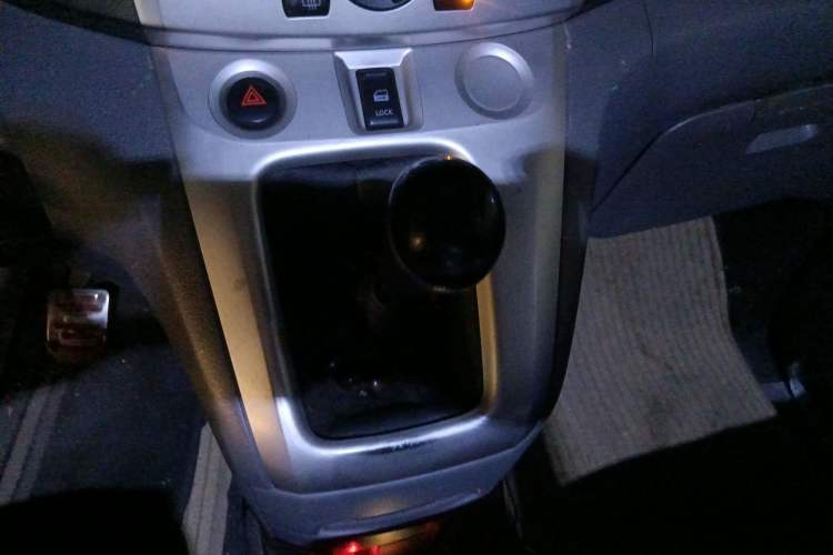 Used Nissan NV200 2013 1.6L Luxury Model China IV Standard