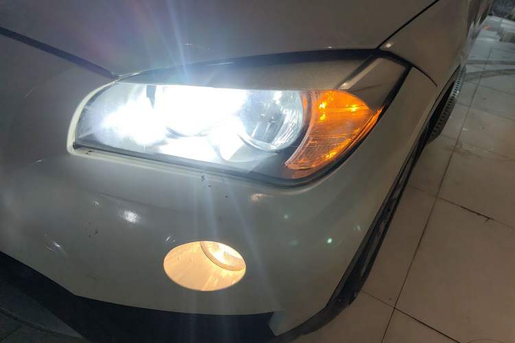 Used BMW X1 2014 sDrive18i Fashion Model Left Front Headlight