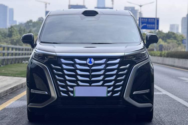 Used Denza D9 2025 DM-i Smart Drive 1020 Four-Wheel Drive Premium Model