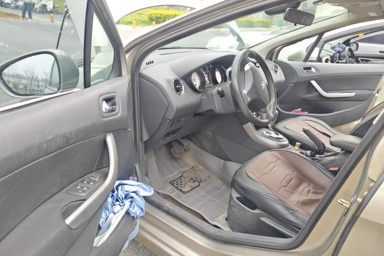 Used Peugeot 408 2013 2.0L Automatic Luxury Edition
