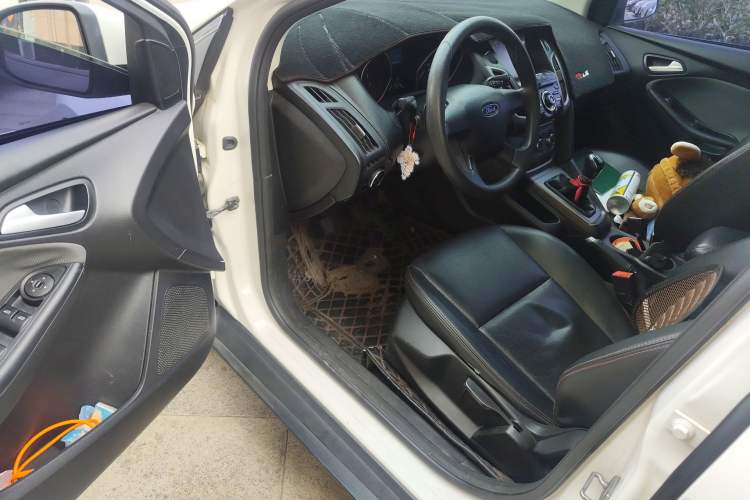 Used Ford Focus 2012 Hatchback 1.6L Manual Comfort Model
