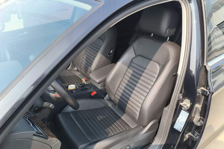 Used Volkswagen Magotan 2019 330TSI DSG Leading Model China VI Standard
