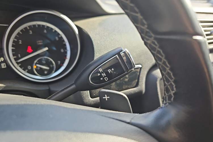 Used Mercedes-Benz R-Class 2017 R 320 4MATIC Business Edition Prestige Model
