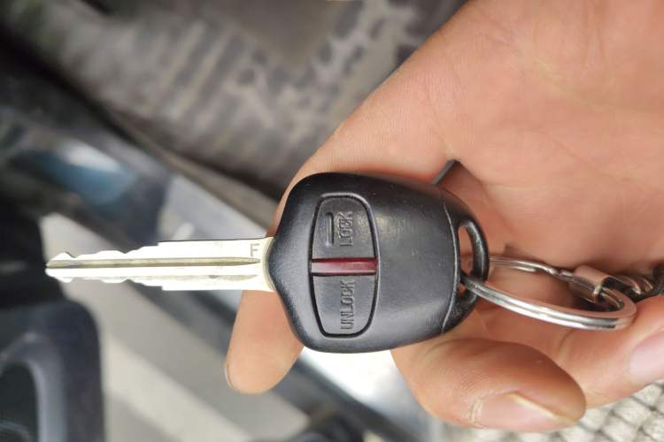 Used Mitsubishi Pajero 2012 3.0L Elite Edition Interior 1