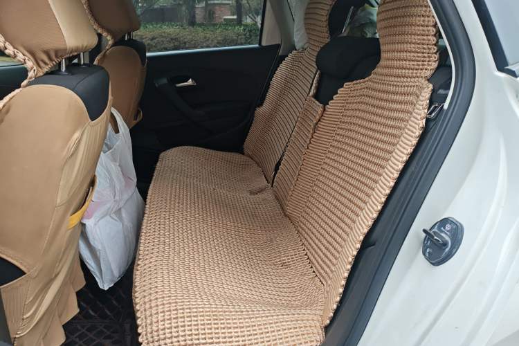 Used Volkswagen Polo 2016 1.6L Automatic Comfort Model
