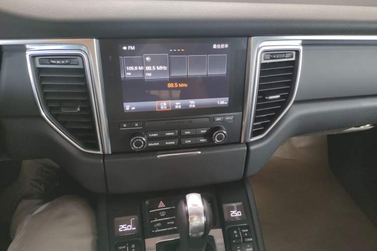 Used Porsche Macan 2017 Macan 2.0T