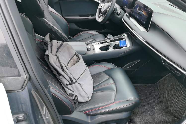 Used MG 7 2023 2.0T Automatic Trophy+ Ignition Glory Edition Right Front Seat