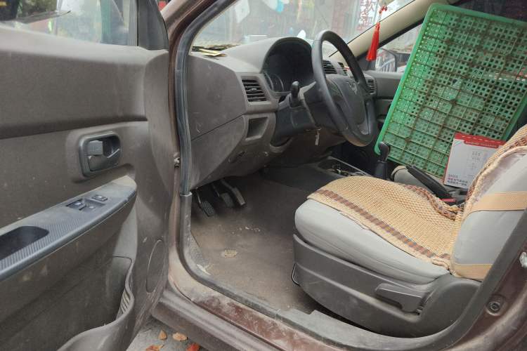 Used Wuling Hongguang 2015 1.5L S Basic Version China V Standard Driver Seat