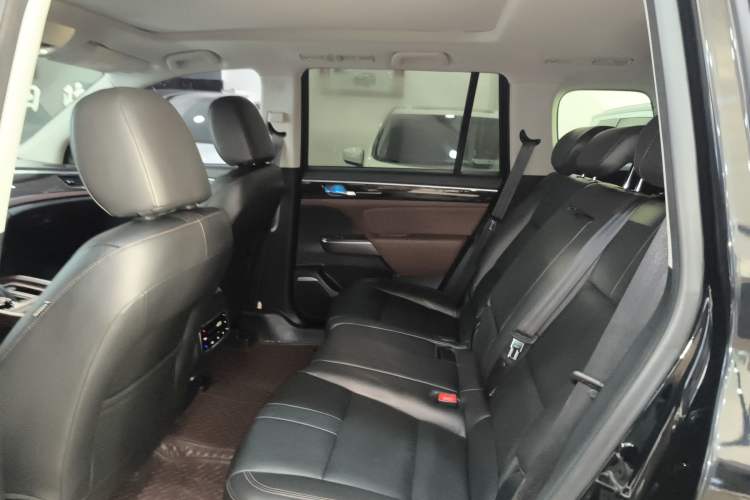 Used GAC Trumpchi GS8 2019 390T Two-Wheel Drive Luxury Smart Connectivity Version (7 Seats) Left Rear Seat