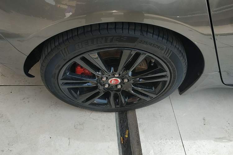 Used Jaguar XEL 2019 2.0T 200 PS Deluxe Edition
