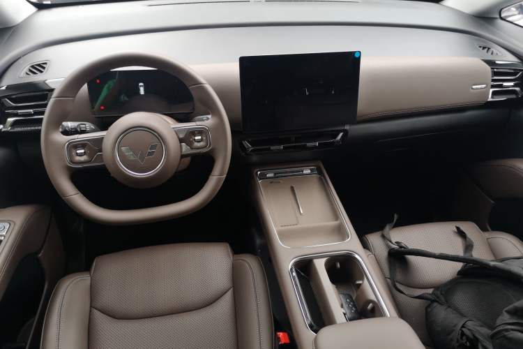 Used Wuling Starlight 730 2025 Model Plug-in Hybrid 125km Luxury Edition