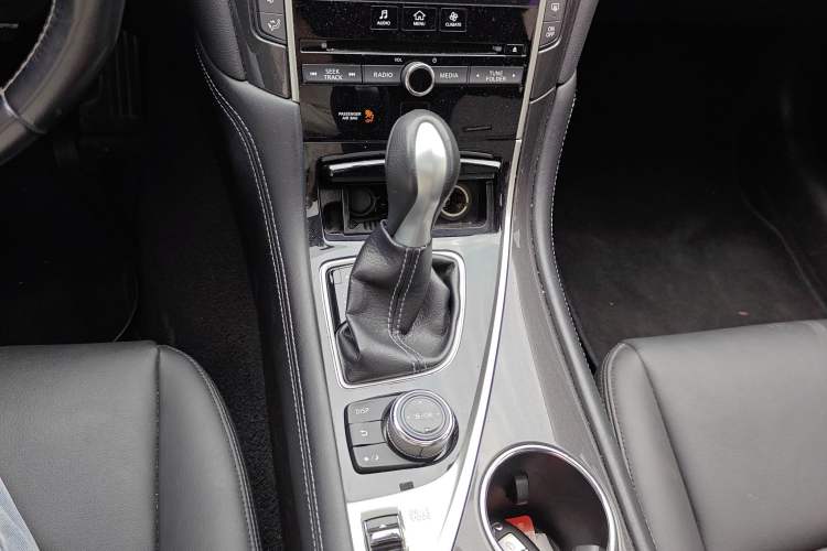 Used Infiniti Q50L 2015 2.0T Comfort Edition
