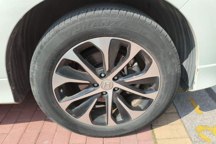 Used Honda Avancier 2017 240TURBO Two-Wheel Drive Elite Edition Right Front Wheel Hub