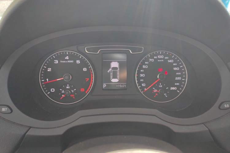 Used Audi Q3 2015 30 TFSI Comfort Model